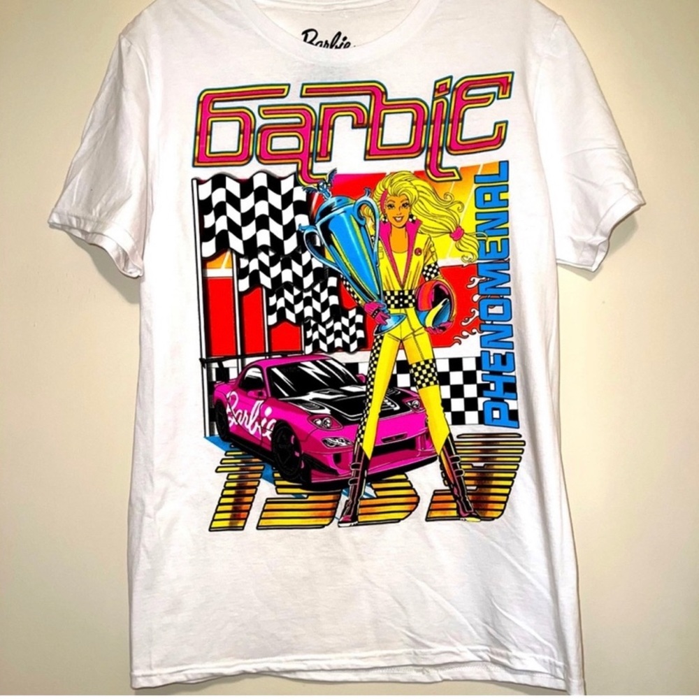 🌸Barbie T-Shirt Sz Medium used in excellent condition.